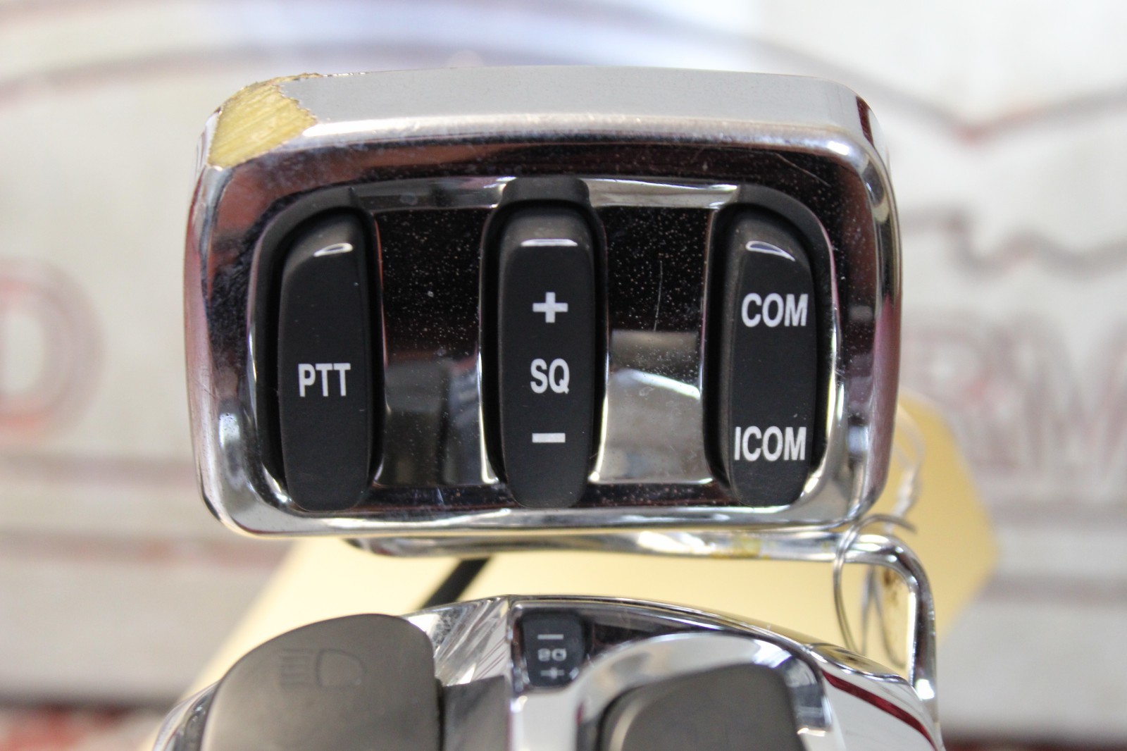 2008 VICTORY VISION TOURING LEFT CONTROL SWITCH W/ RADIO CONTROL BUTTONS VVT2