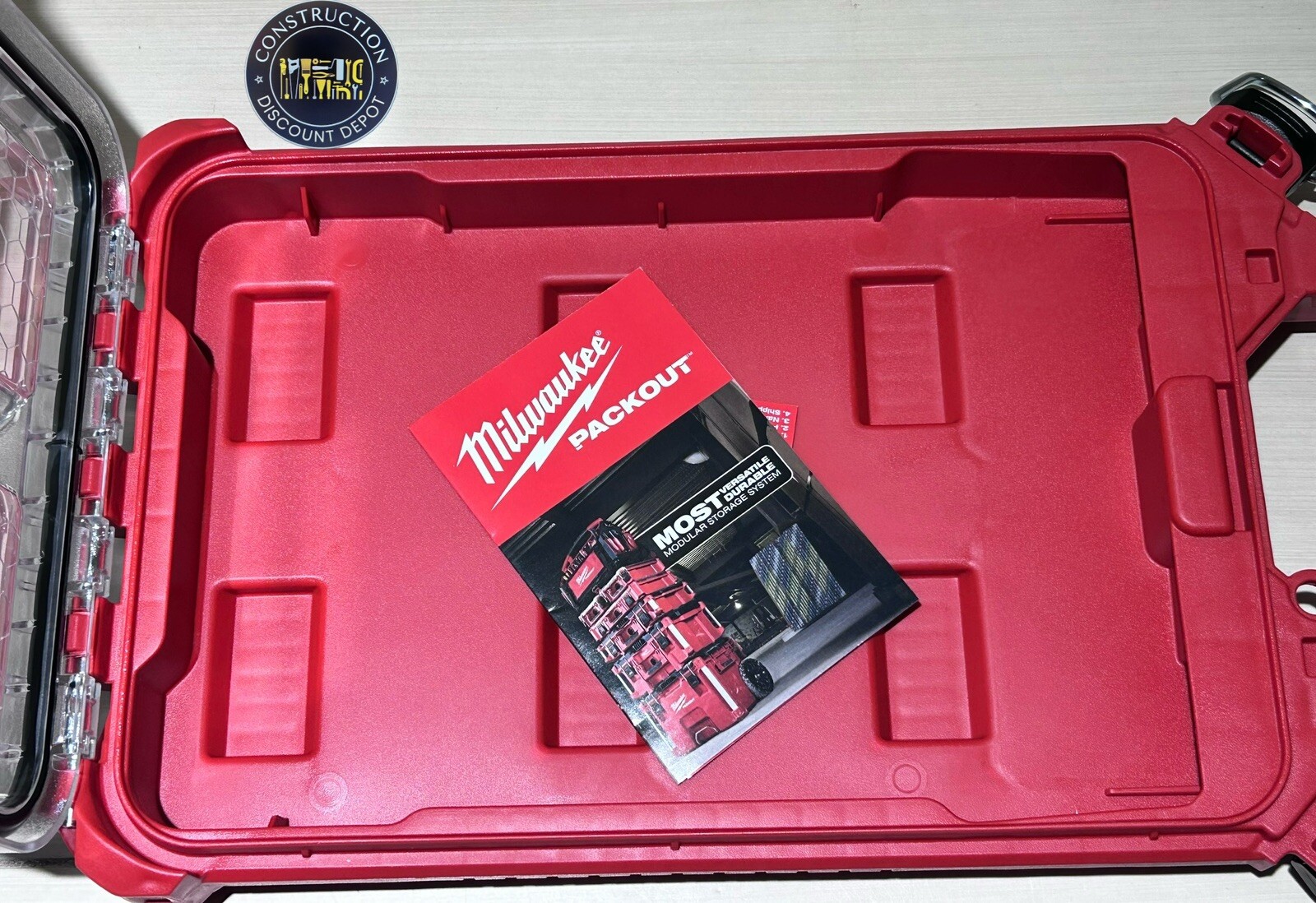 Milwaukee PACKOUT Low-Profile Compact Organizer With SAE Ratchet And Socket Tray