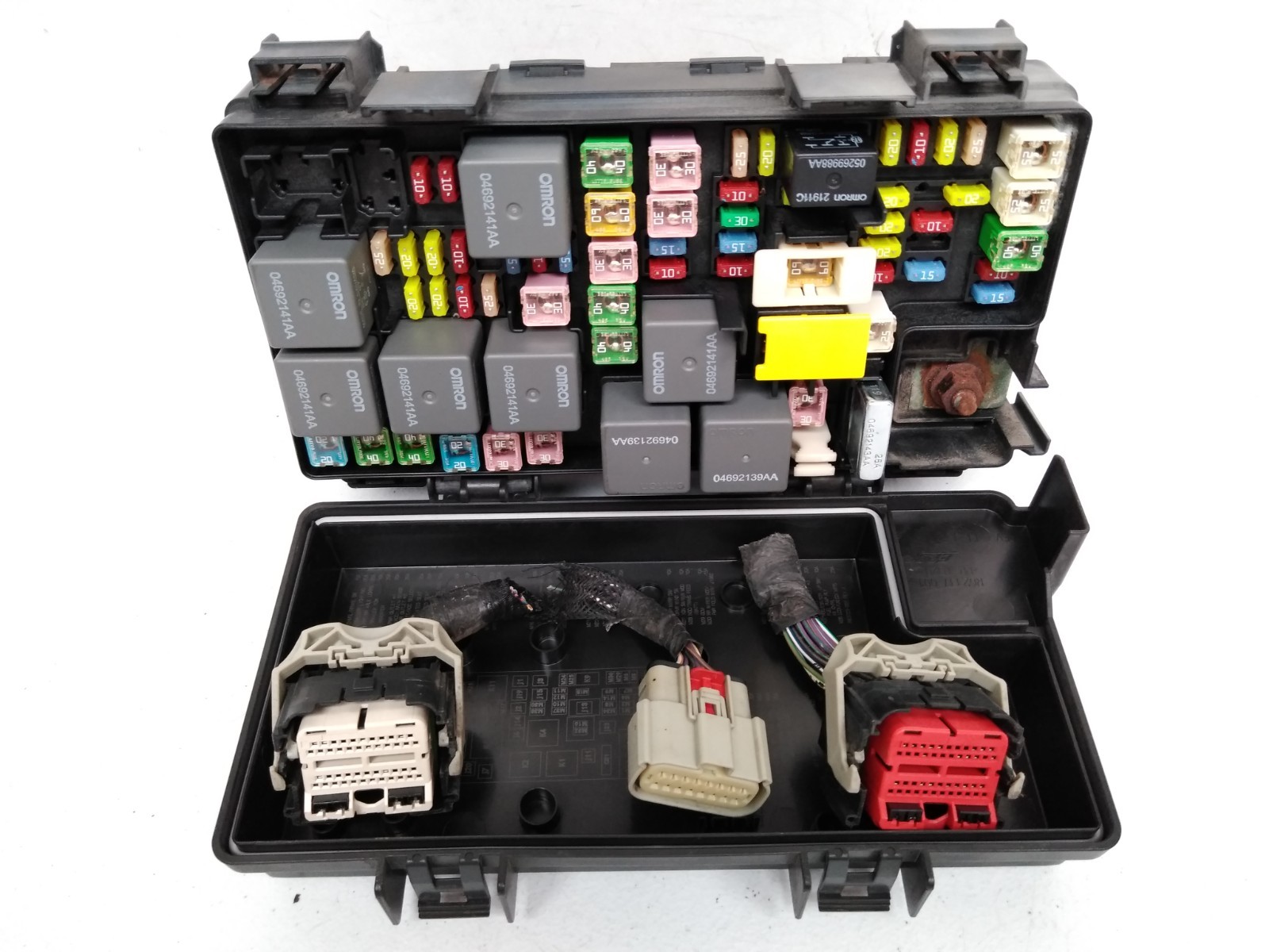 04692305AE Dodge 2010 Grand Caravan Fuse Box Engine Bay Under Hood OEM TIPM G70