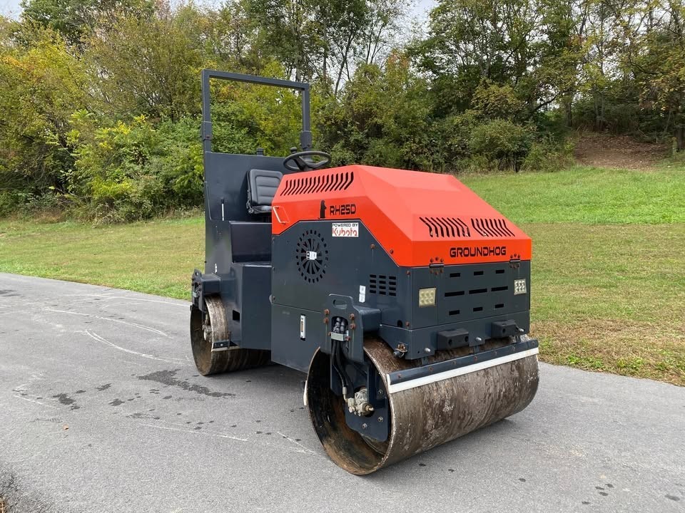 2023 GroundHog RH25D Vibratory Road Roller