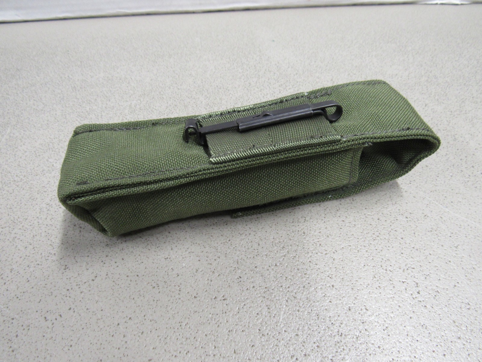 Old Gen Eagle OD Green Suppressor Pouch w/ Alice Clip Flashlight Pouch NOS