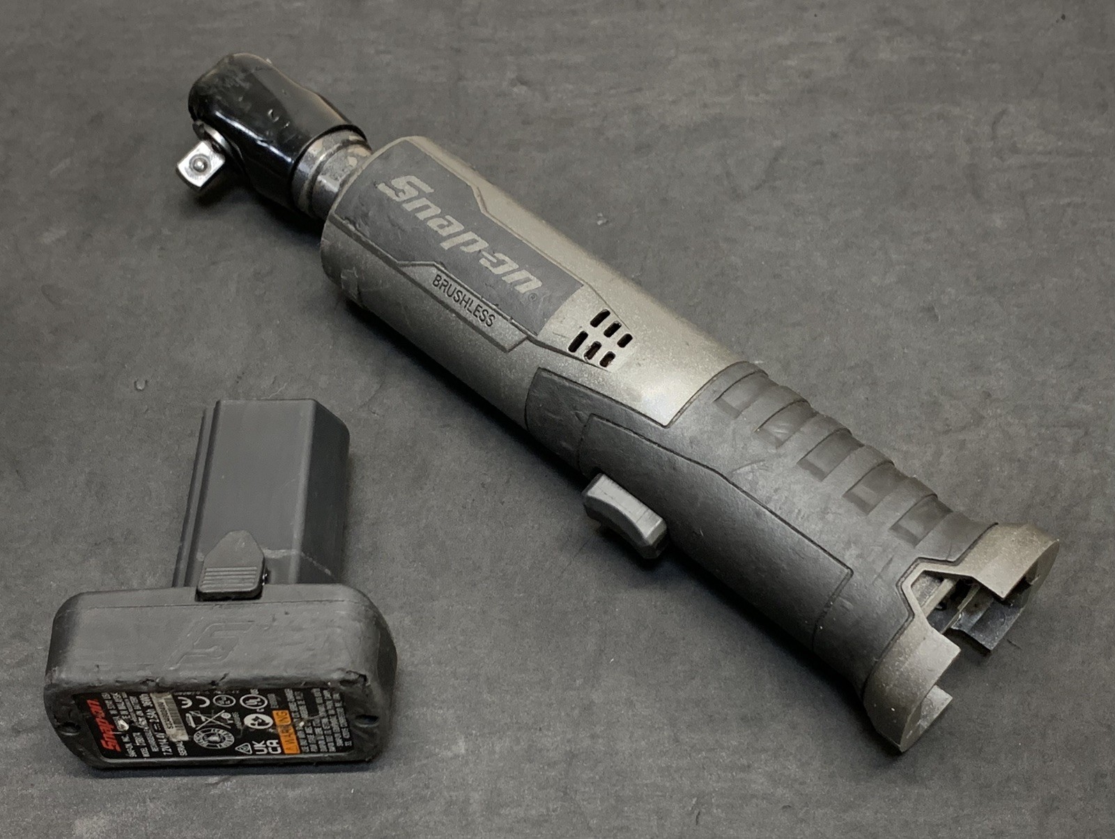 Snap-on CTR861 GUN METAL GREY Brushless 14.4v 3/8" Dr Cordless Ratchet & Battery