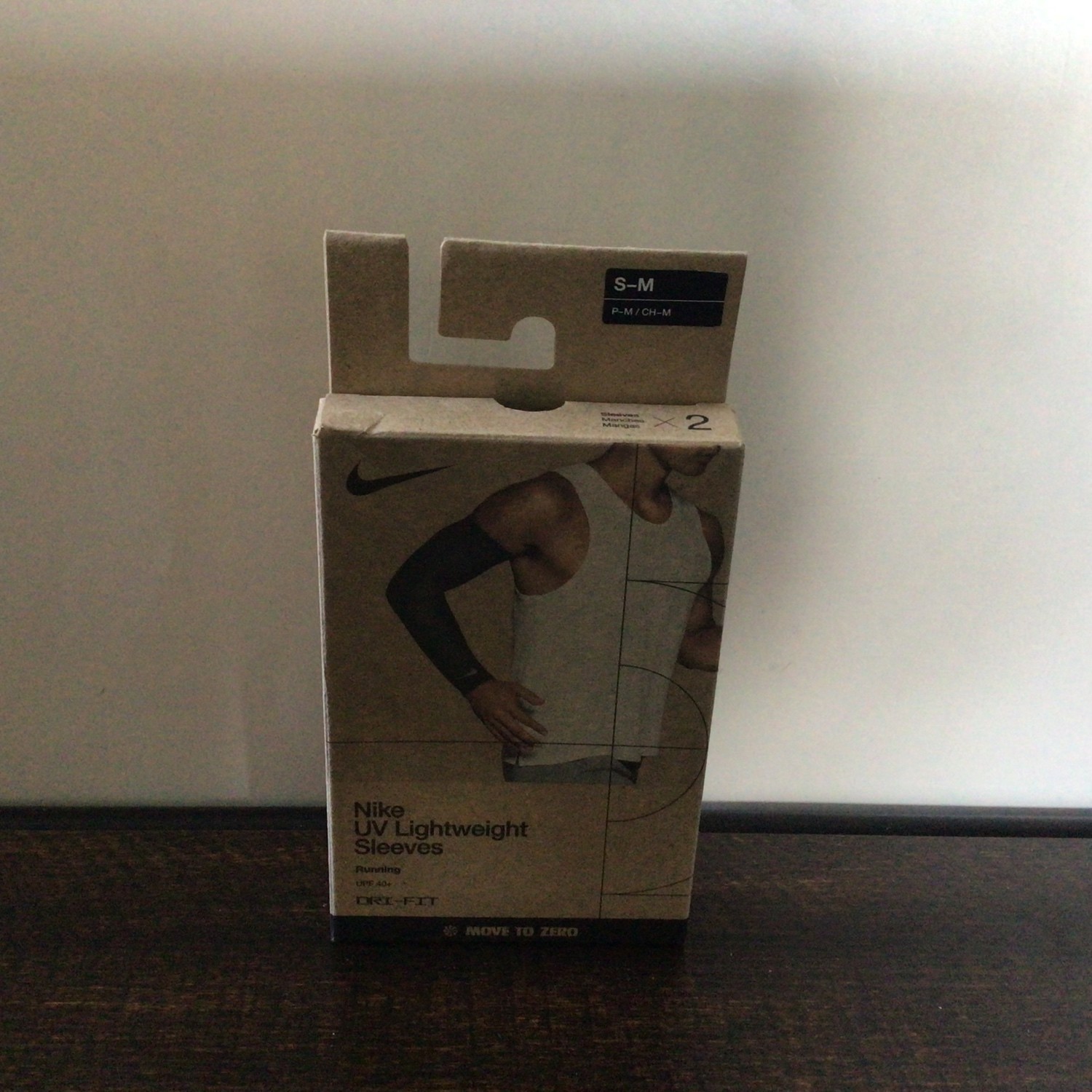 Nike Lightweight Sleeves 2 Dri Fit Black Silver Size Small-Medium New in Box