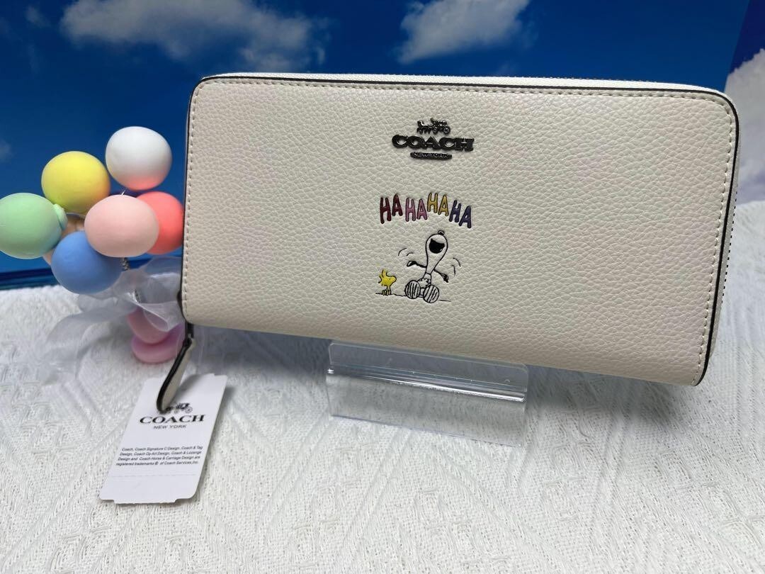 COACH x PEANUTS Snoopy Woodstock White Leather Zip Long Wallet 16122B