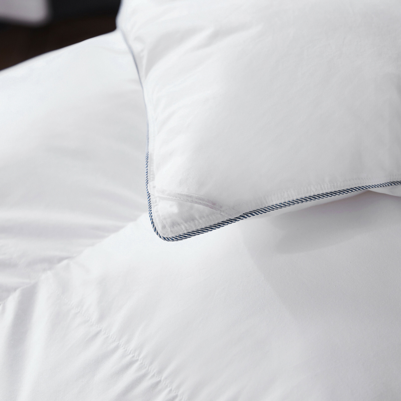 SNOWMAN All Season Comforter Soft Goose Down Comforter Queen Size 100%Cotton