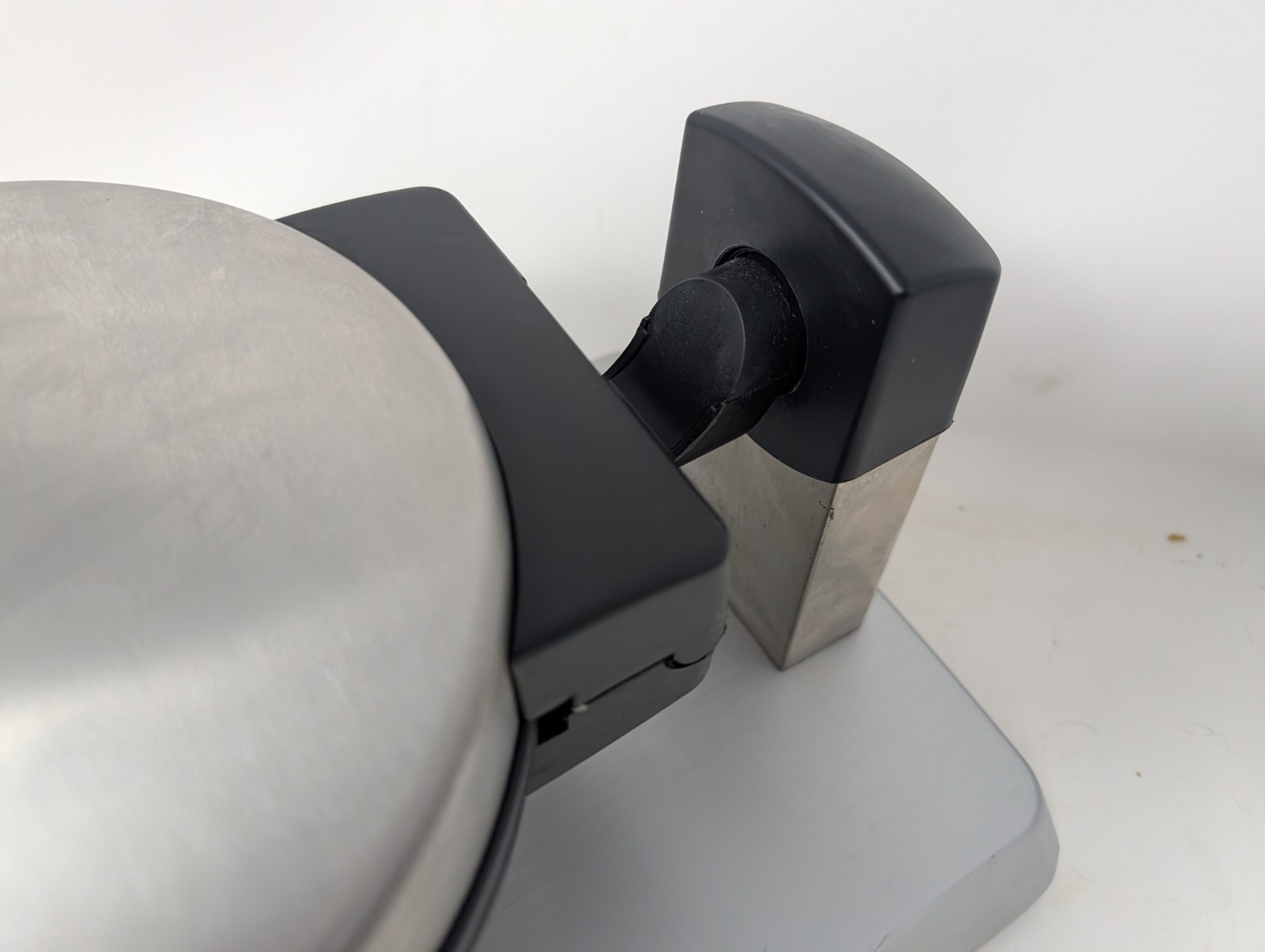 Waring Pro Waffle Maker Belgian WMK300 Stainless Steel Rotating Professional