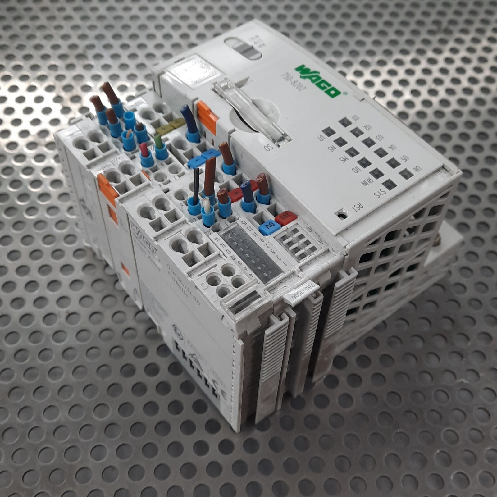 WAGO 750-8202 PFC200 Controller with Modules: 750-1506 & 750-600