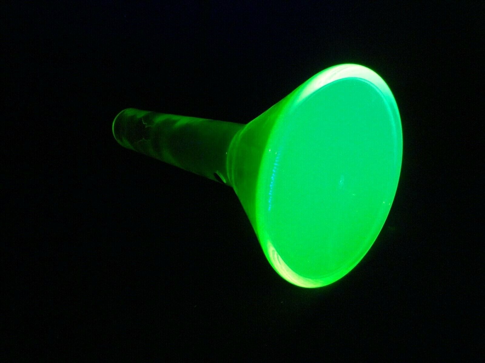 Black Light GLASS - Uranium Vaseline - Hookah Tobacco WATER - 15"x6" KRYPTONYTE