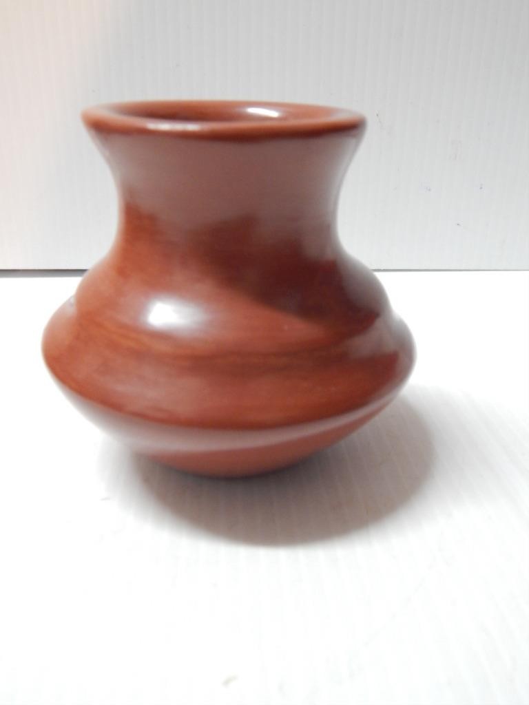 LINDA CAIN MASTER POTTER SANTA CLARA PUEBLO REDWARE POT OLLA FORM POTTERY