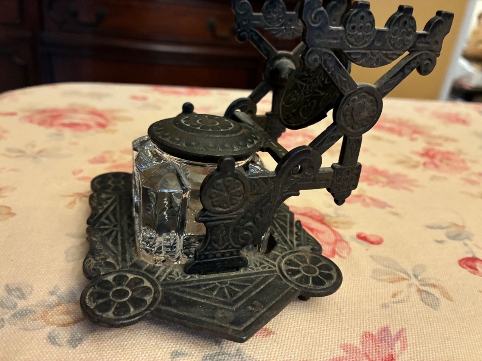 Antique Art Nouveau Judd Inkwell Pen Holder Cast Iron Nov. 25 1879