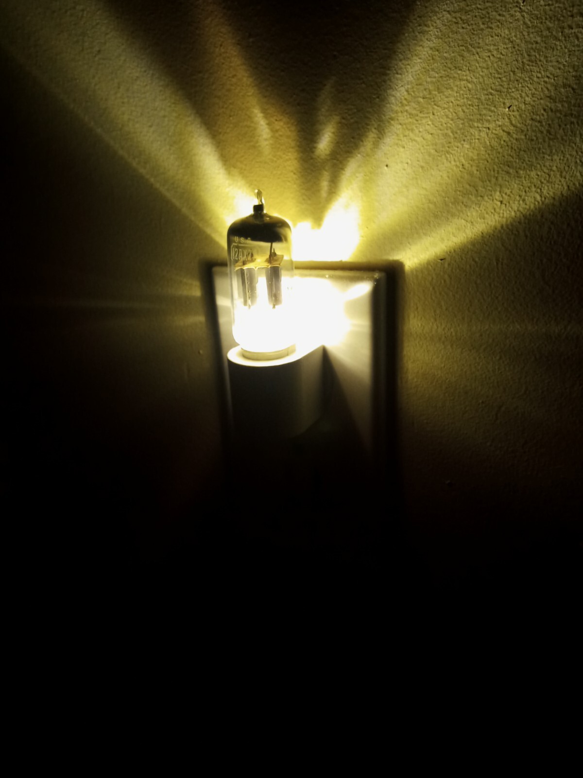 TNTUBES Night Light New 12AX7A Style Vacuum Tube LED White Auto Light Sensing