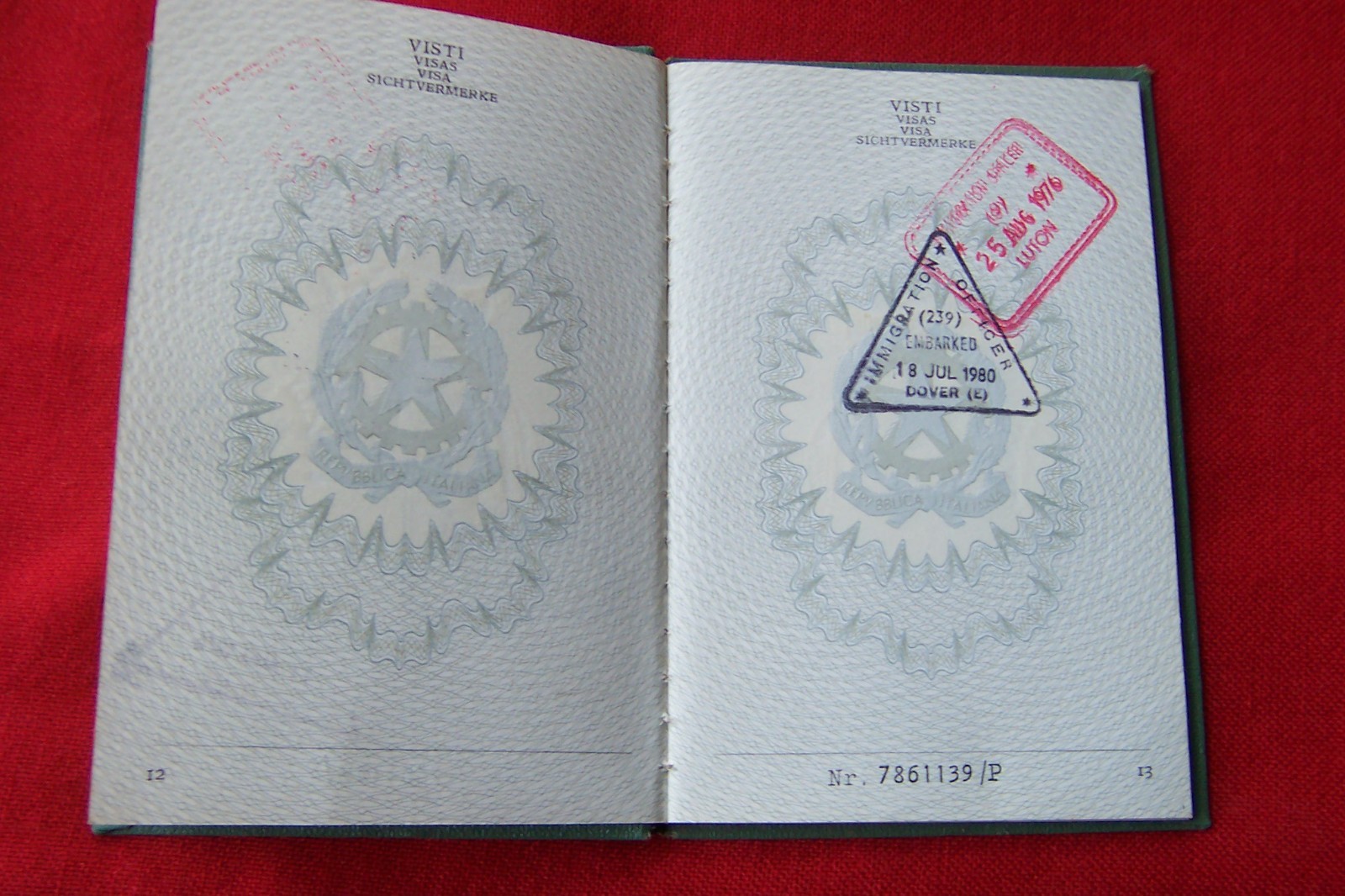 VINTAGE ITALIAN PASSPORT 1970'S CANCELLED EXPIRED WITH STAMPS CONSULATE BEDFORD