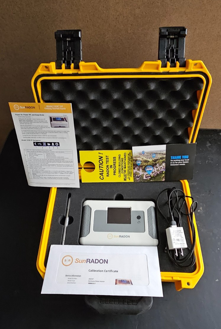 Sun Radon 1028 XP Continuous Radon Monitor – Only used once + Tripod