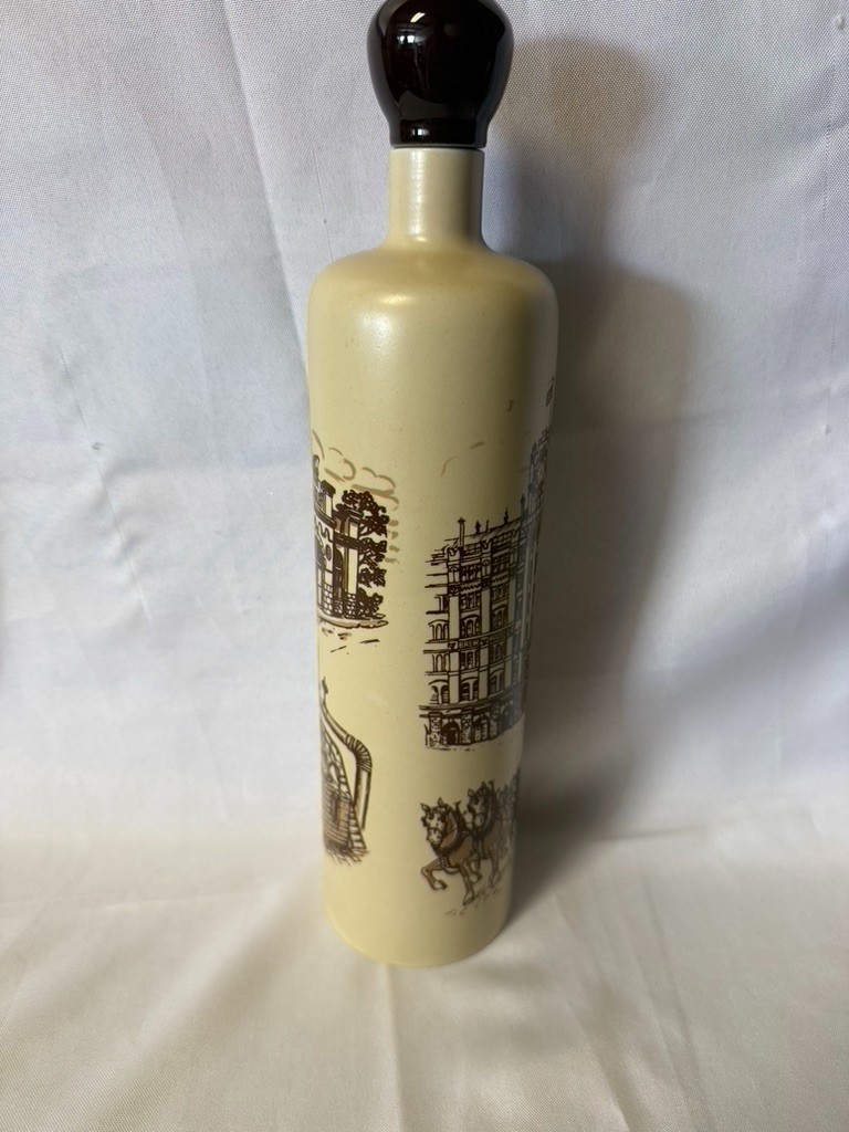 St. Louis Decanter Set CB38 Anheuser-Busch Collector's Club 2006