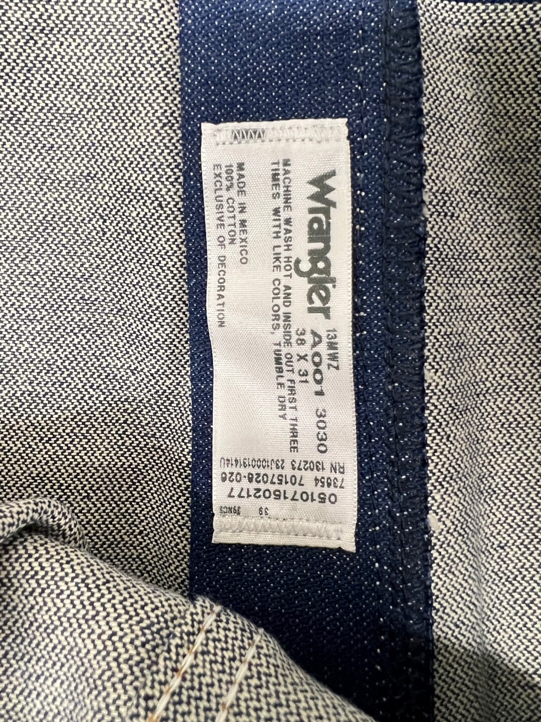 Wrangler Men's Cowboy Cut® Original Fit Prewashed Indigo Jeans 13MWZPW