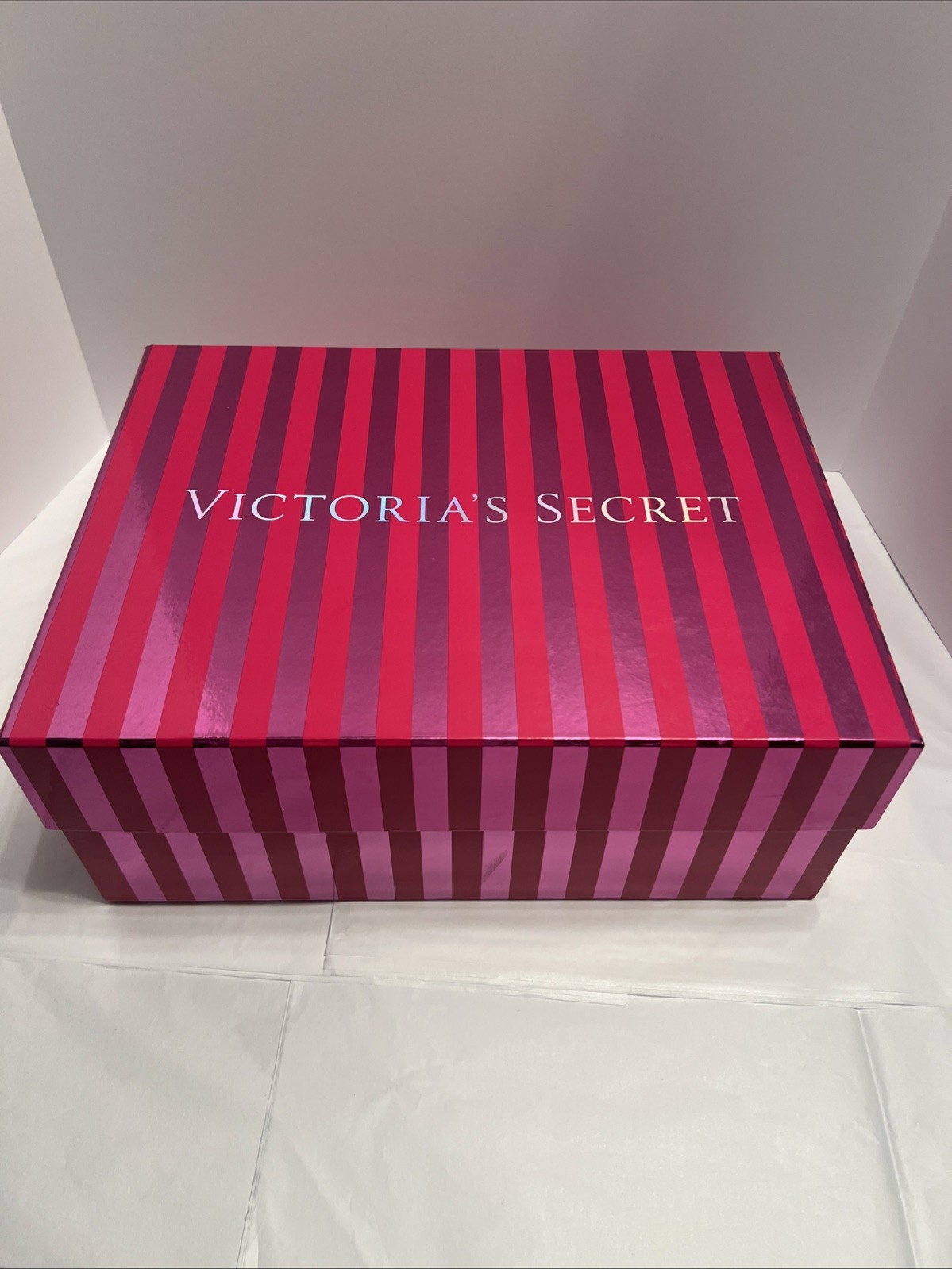 VICTORIA’S SECRET PINK STRIPED Display BOX 16" x 12.27" X 6.57”Empty