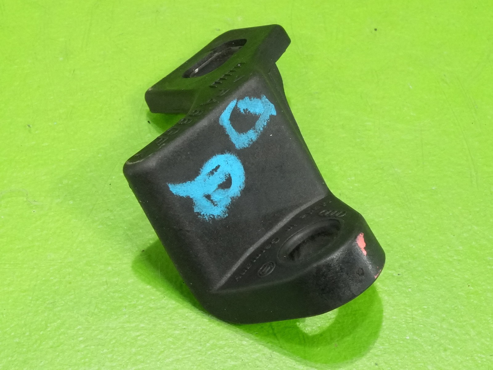 00-06 Audi TT OEM 8N0941454 passenger front headlight lamp bracket mount tab