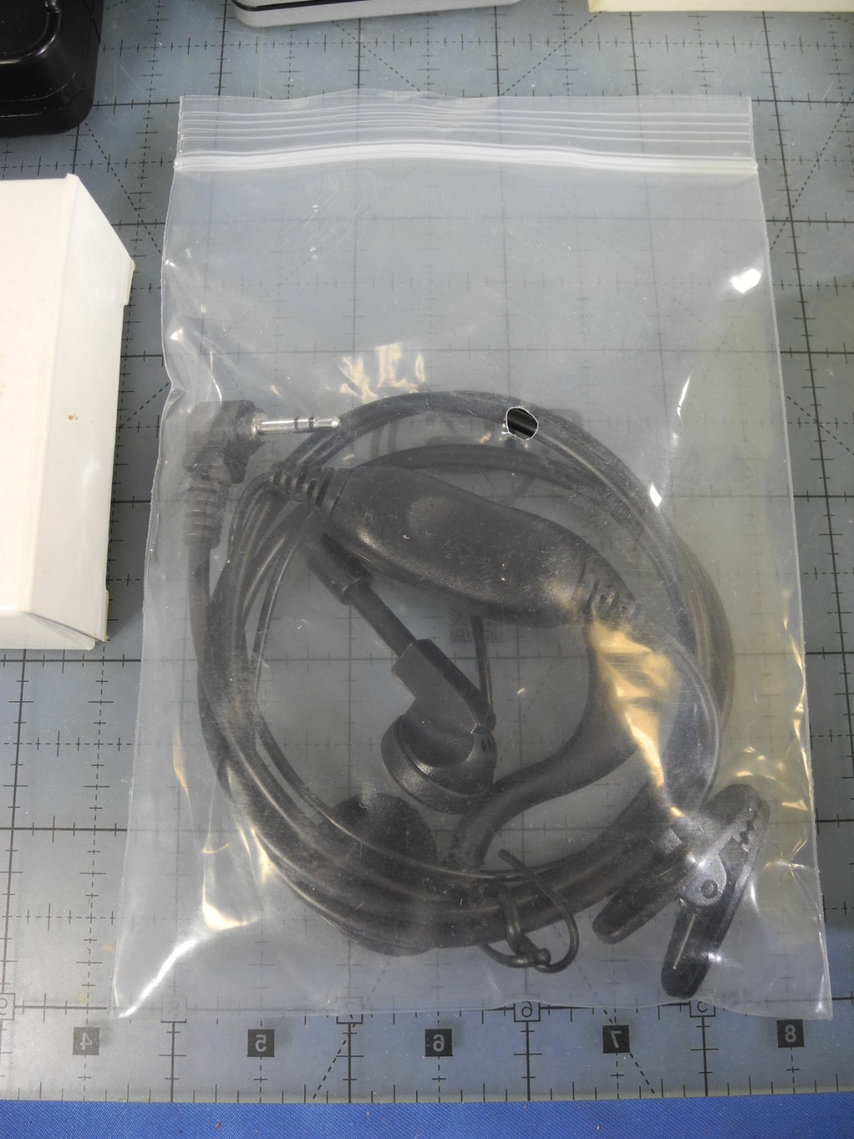 RARE! Alinco DJ-C4 UHF (440MHz) Credit Card Transceiver in box! (Tested!)