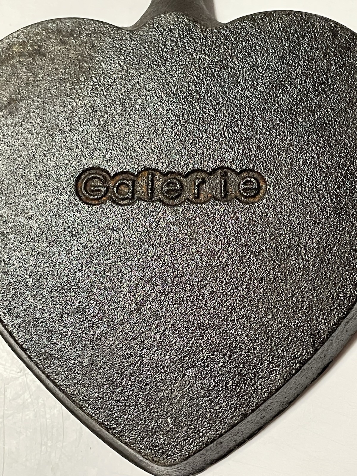 Galerie Stamped Black Cast Iron Heart Shape 5” Skillet Pan