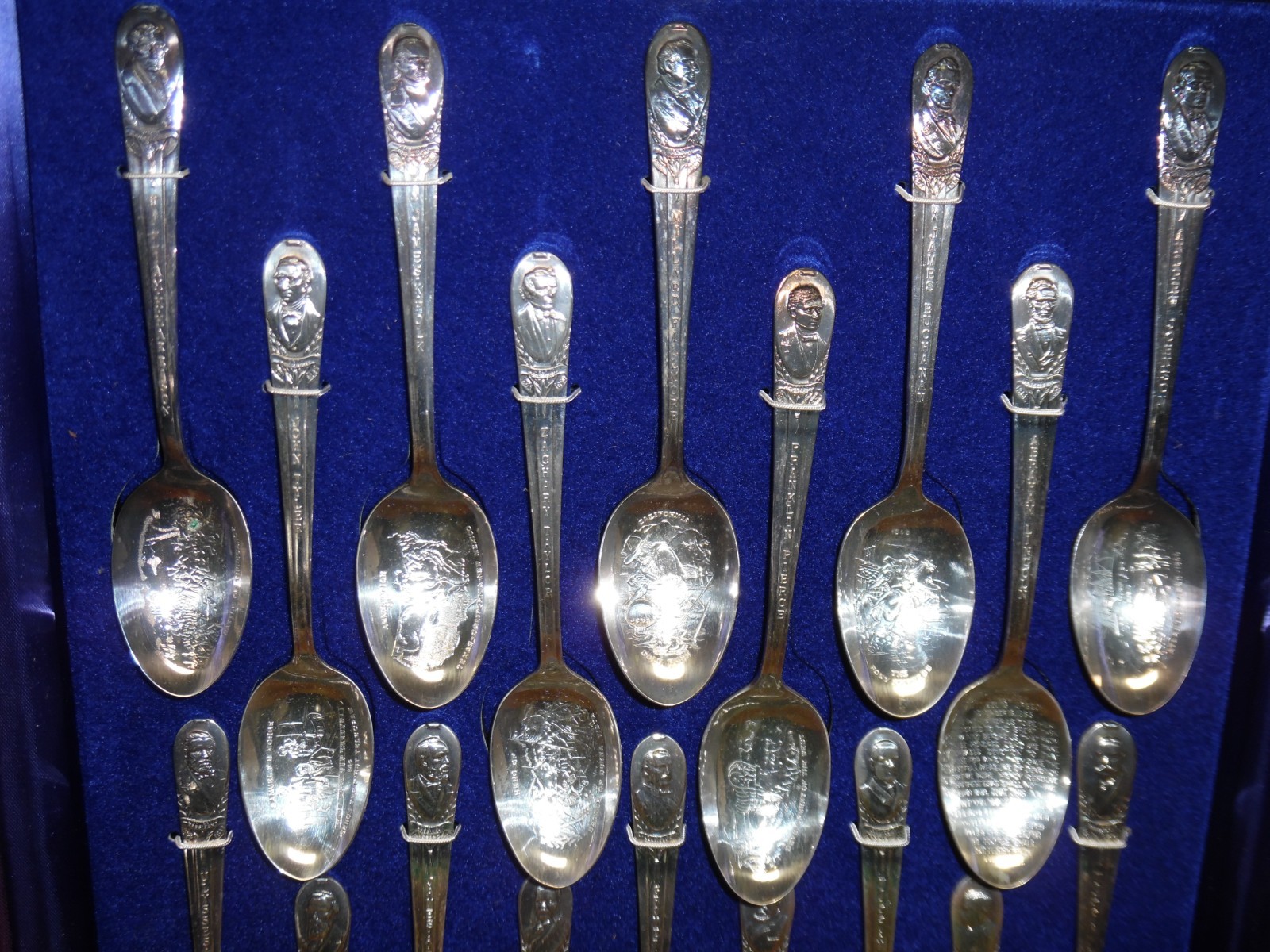 Vintage Wm. Rogers International Silver Plate Presidential 34 Spoon Set In Case
