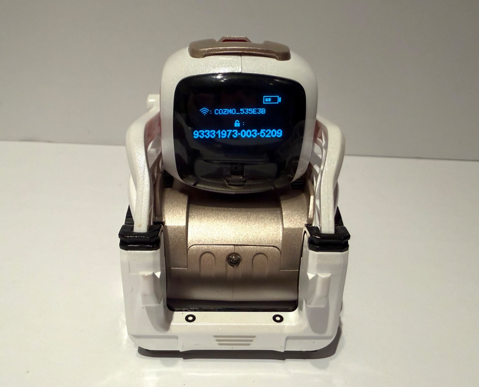 Anki Cozmo Robot Toy With Cubes And Charger New 500mah Battery