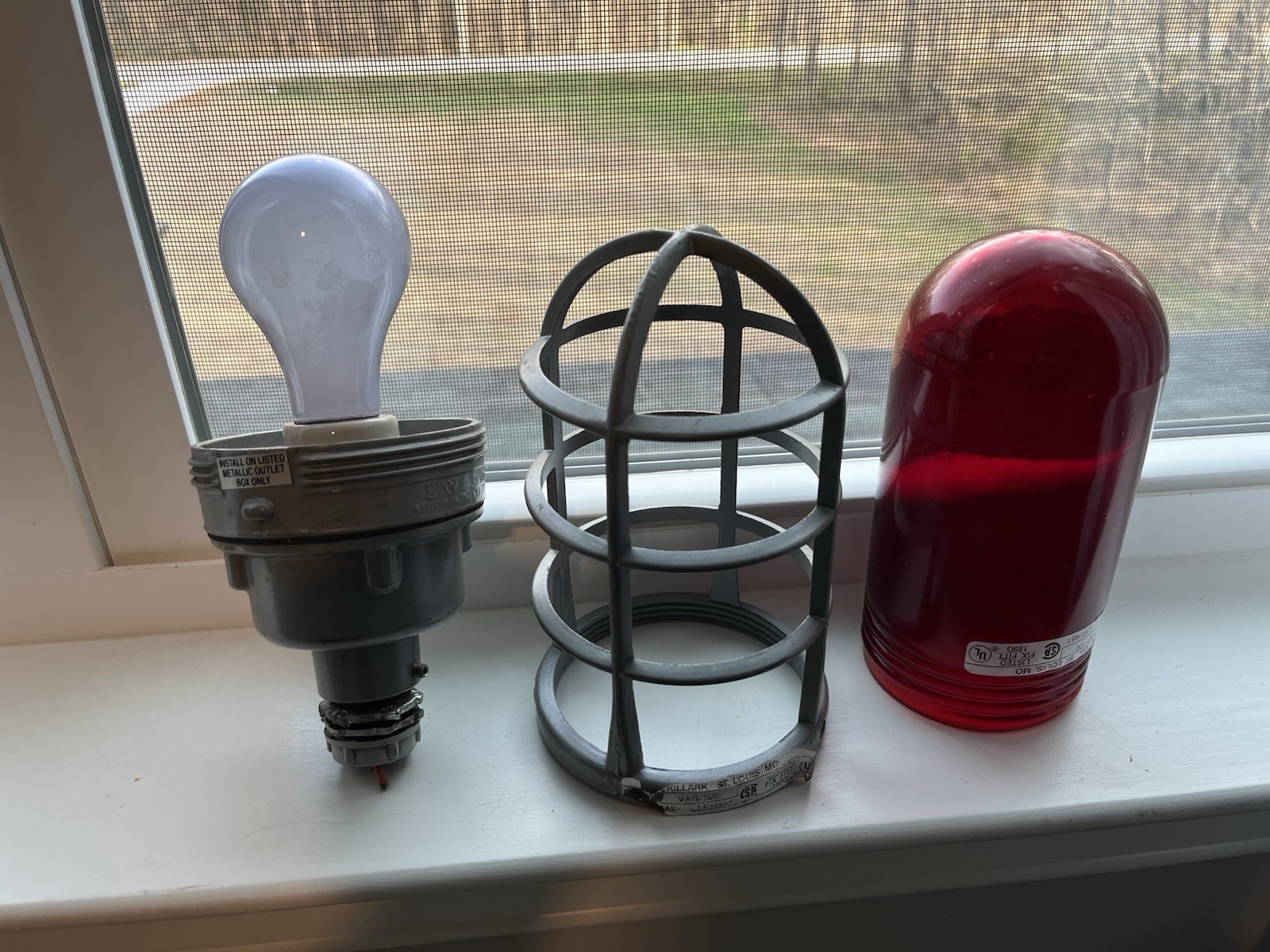 Vintage KILLARK VAG-100 ELECTRIC EXPLOSION PROOF LIGHT FIXTURE W/CAGE INDUSTRIAL