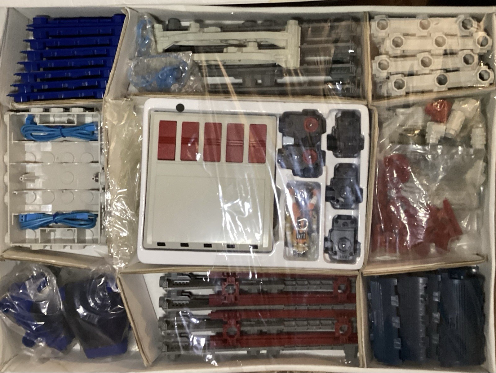 VINTAGE 1996 ROBOTIX ROBOT COMMANDER LIFE SIZE MOTOR RACE KIT 00986 400 PCS READ