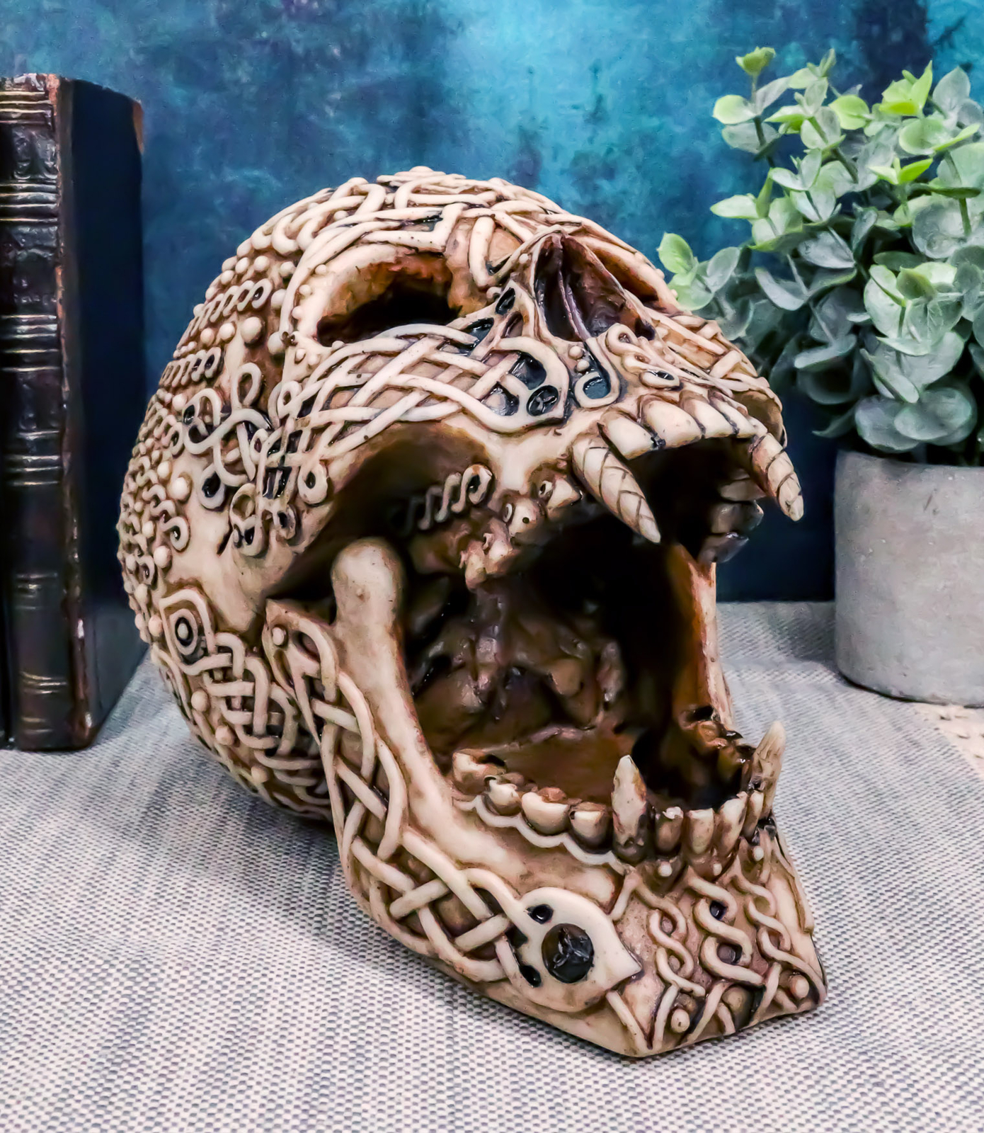 Ebros Celtic Knotwork Bloodlust Vampire Skull Ashtray Statue 7.5"L