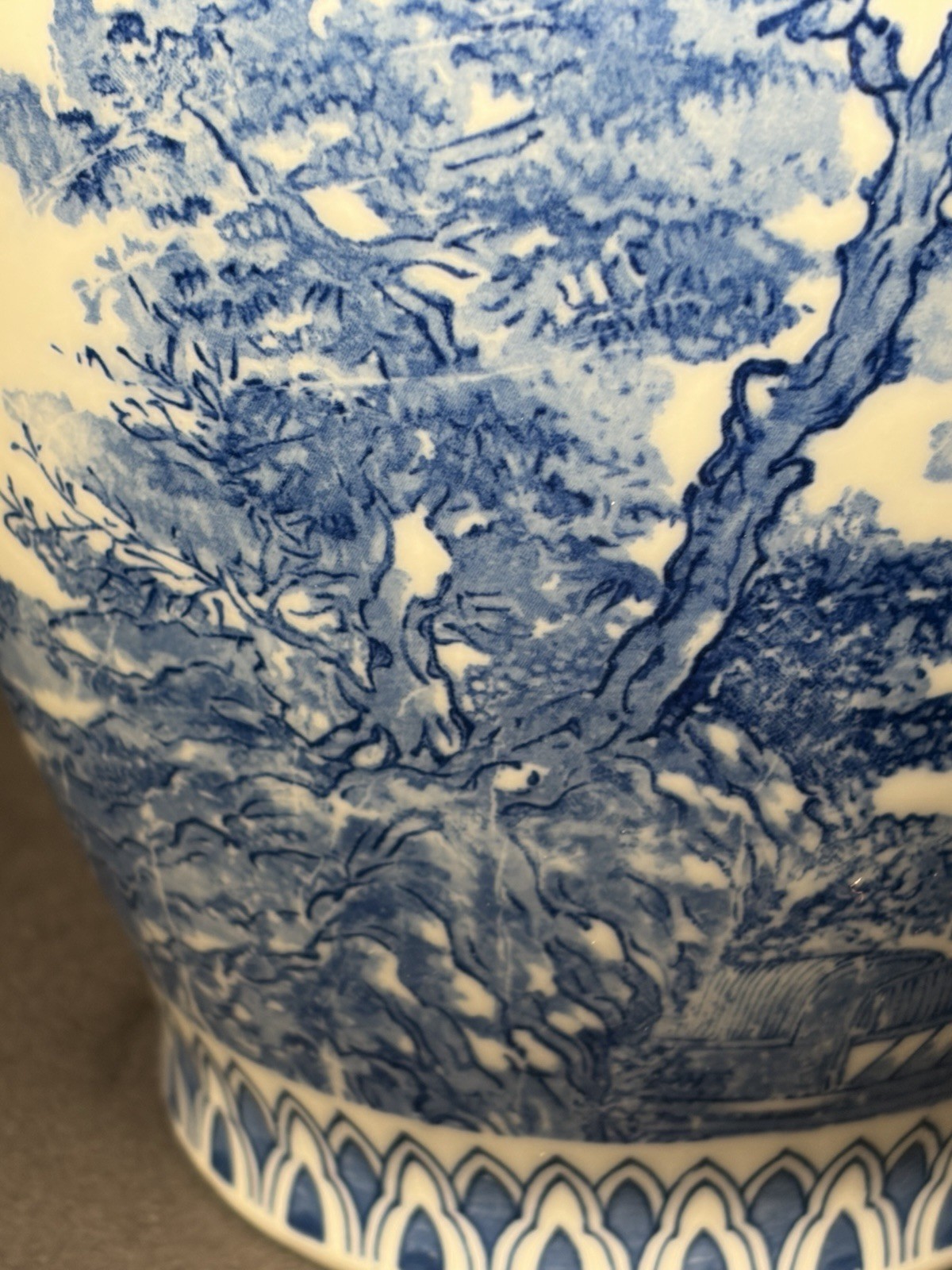 VTG Oriental Blue & White Chinoiserie Vase 9.5" Asian Mountain Pines Scene
