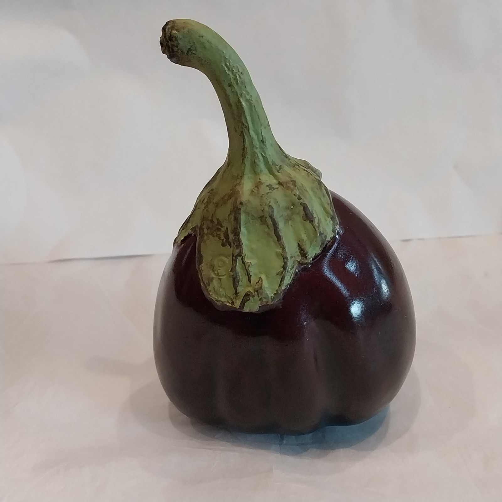 Penkridge Ceramics Trompe L'Oeil Vegetable EGGPLANT Sculpture Realistic 4"H NEW