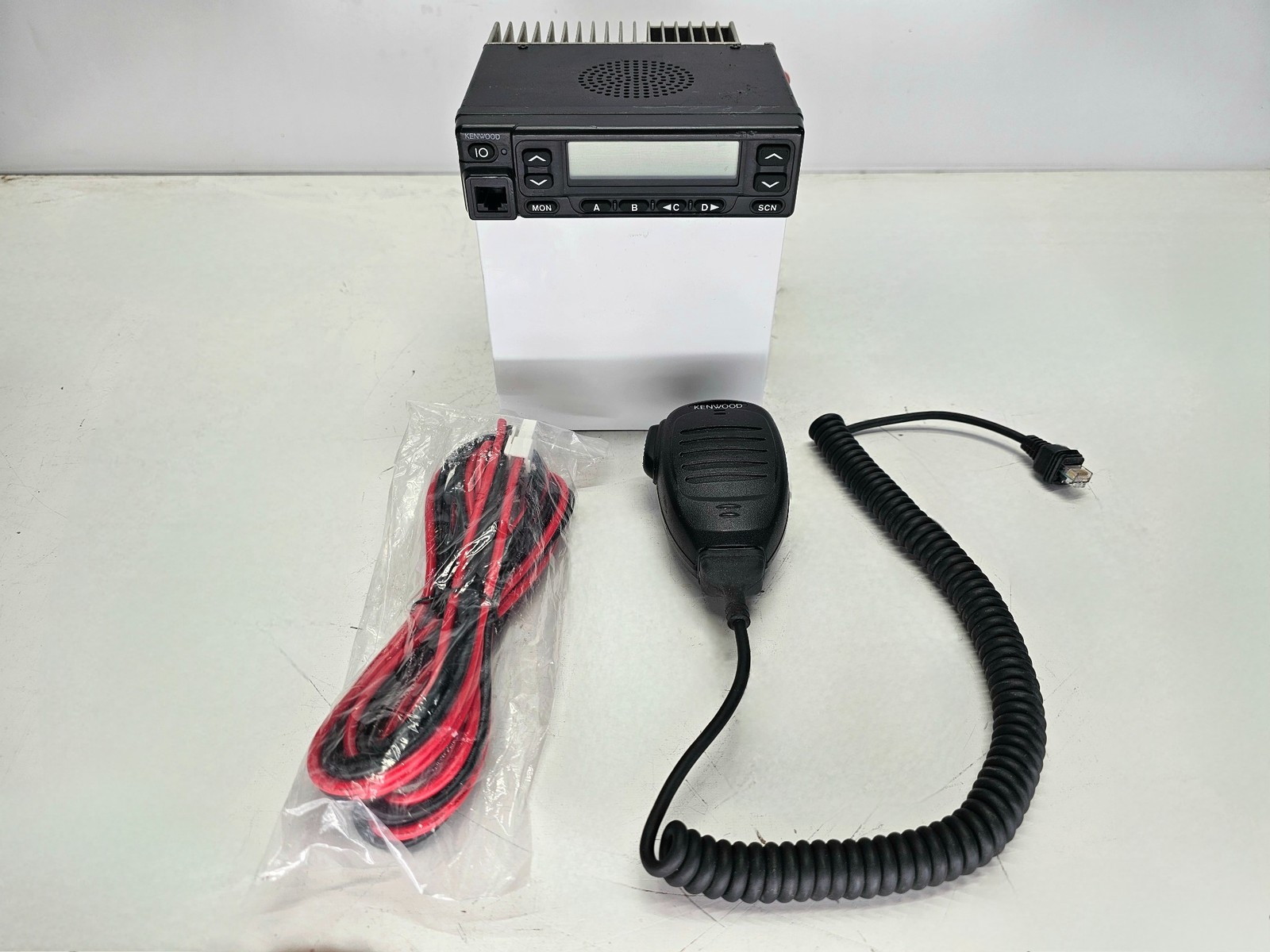 Kenwood TK-880 TK880 UHF 450-490 MHz 250 Channel 25 Watt (Complete Kit)