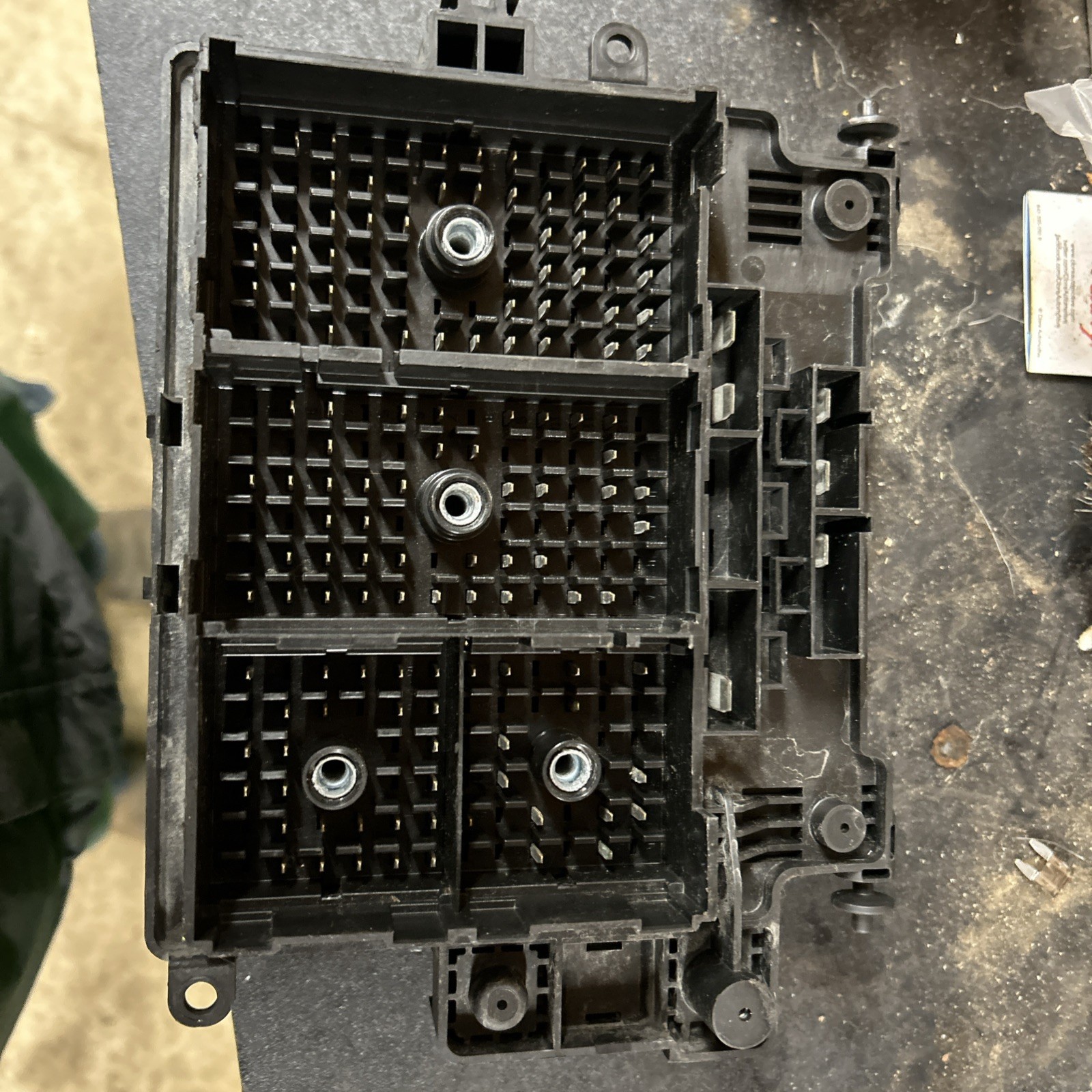 03-05 Chevrolet GMC 2500HD Duramax 6.6 LB7 LLY Underhood Fuse Box 15115618-02 DT