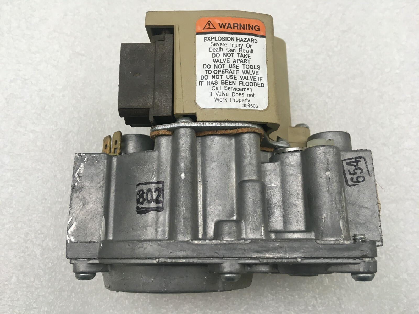 Honeywell VR8205H8016 HVAC Furnace Gas Valve Rheem Ruud 60-22866-01 used #G26