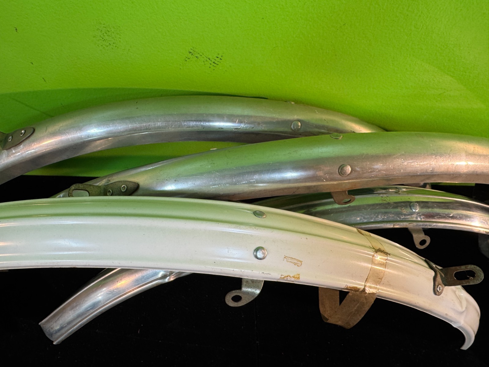 4 NOS Front mud guards Vintage 26 x 1 3/8 BLUEMELS Aluminum and plastic 1 LOT