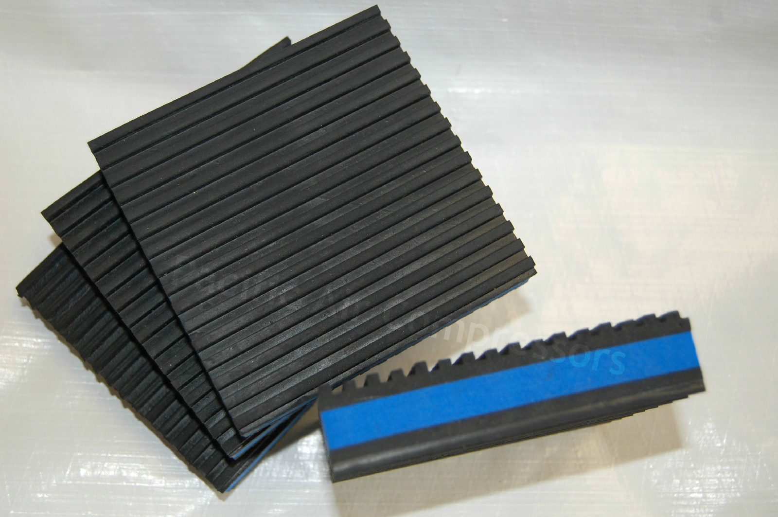 AIR COMPRESSOR MOUNTING PADS 4 X 4 X 7/8 ANTI VIBRATION TOP QUALITY RUBBER