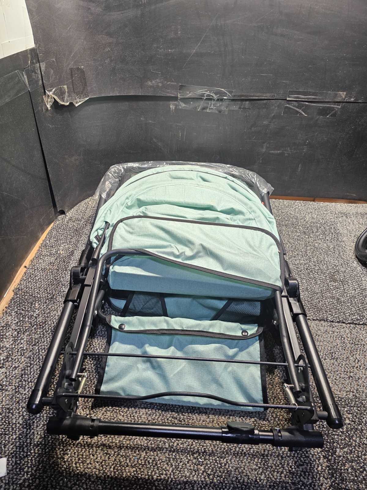 Wedyvko Pet Strollers with Reversible Handle for Small Medium Dogs with Mesh