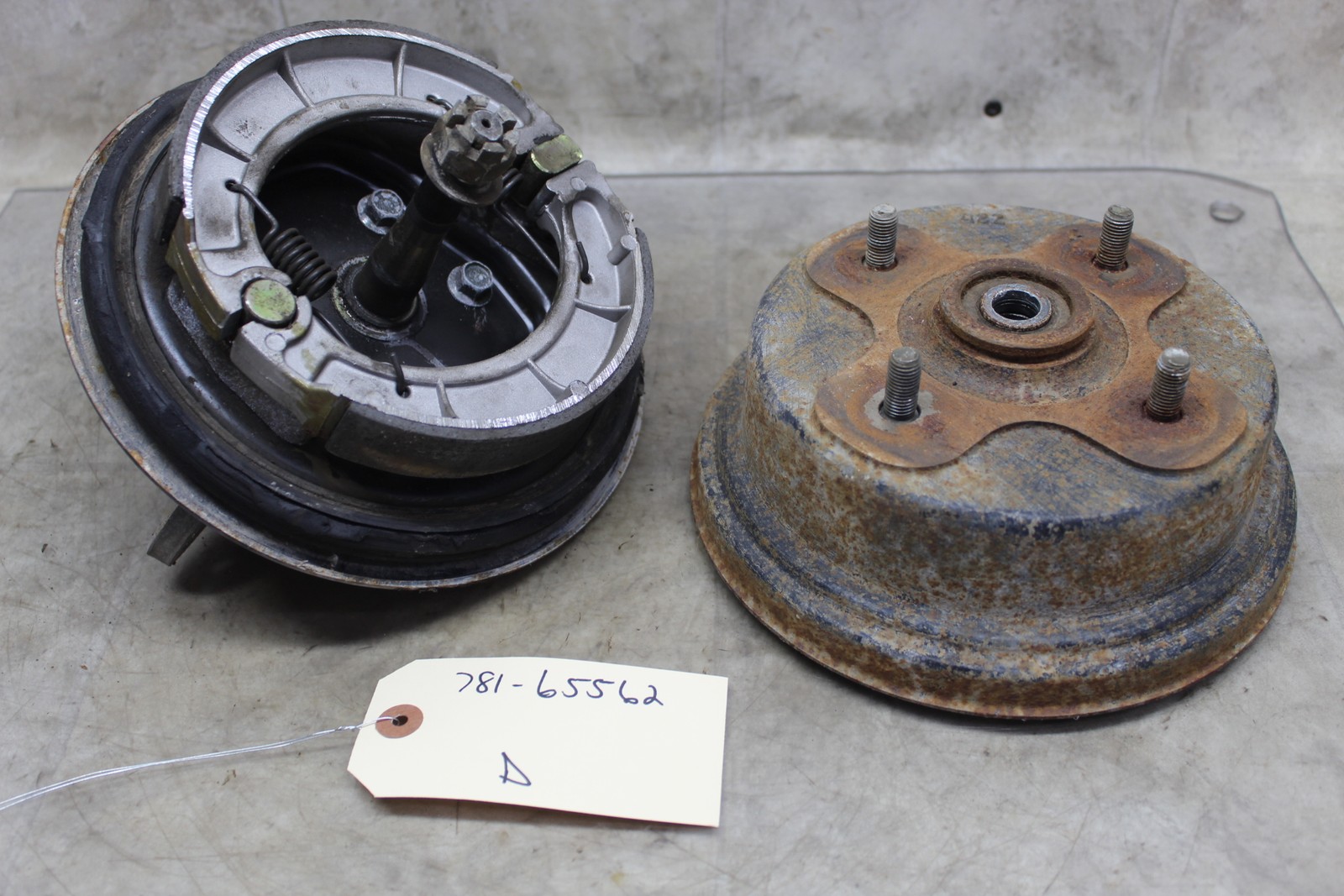 95-98 Yamaha Timberwolf 250 2x4 Oem Right Front Drum Brake Spindle Assembly