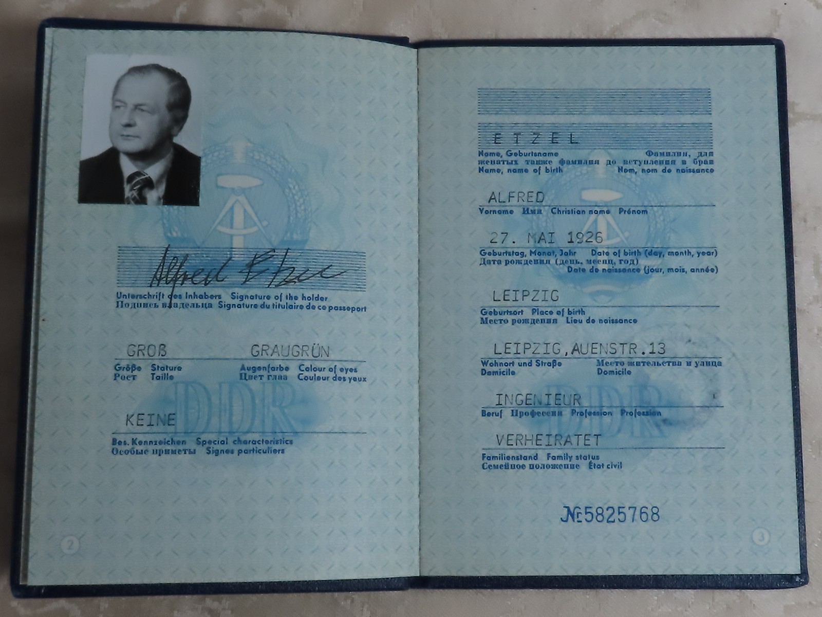 Passport DDR With Many Stamps ! E