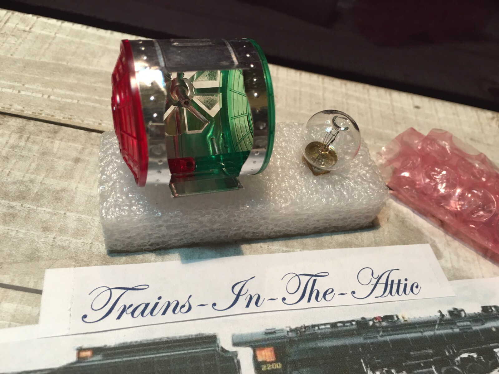 Lionel 394-37 ROTARY BEACON TOP WITH CORRECT DIMPLE BULB