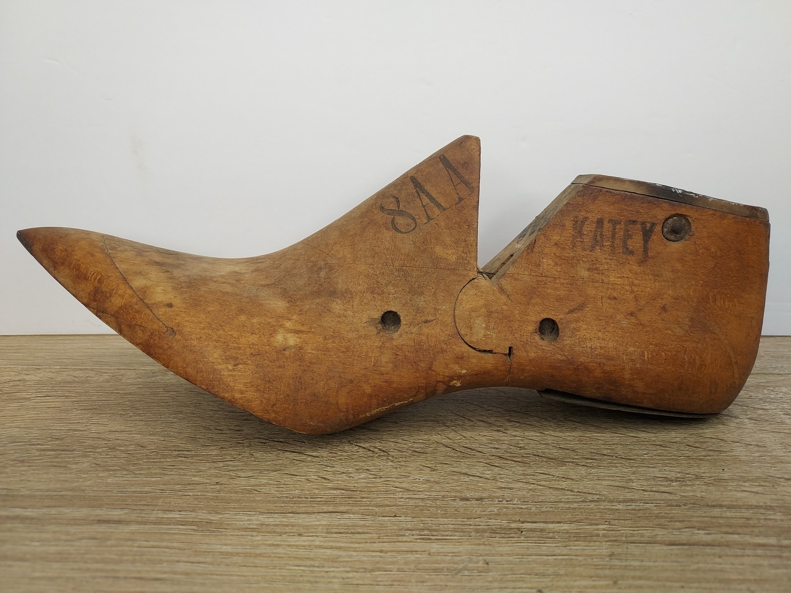 Antique McNichol Taylor Wood Cobbler Repair Shoe Last Form Katey 8AA Pointy Toe