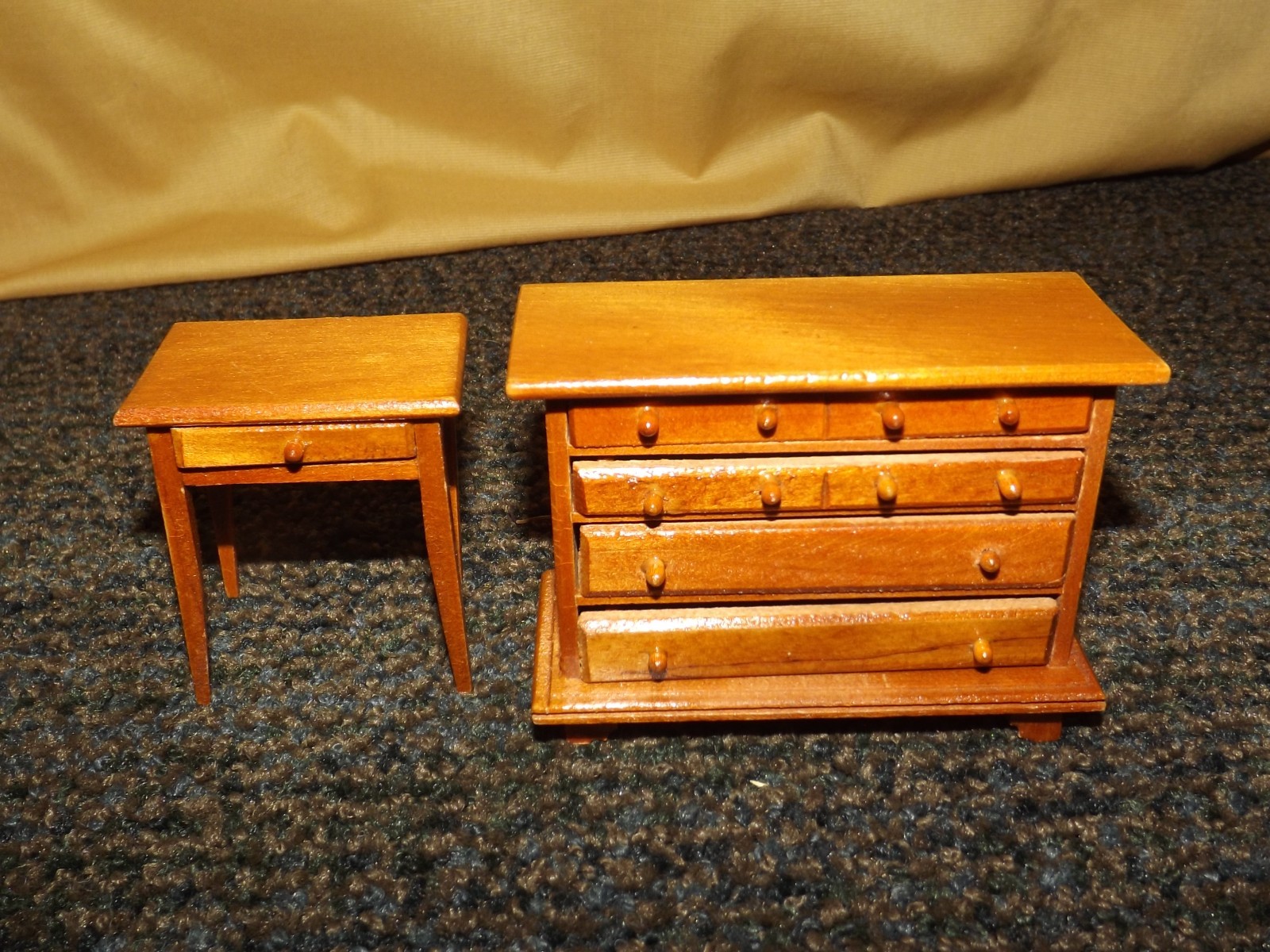 VINTAGE TOY MINIATURE DOLLS & FURNITURE LOT