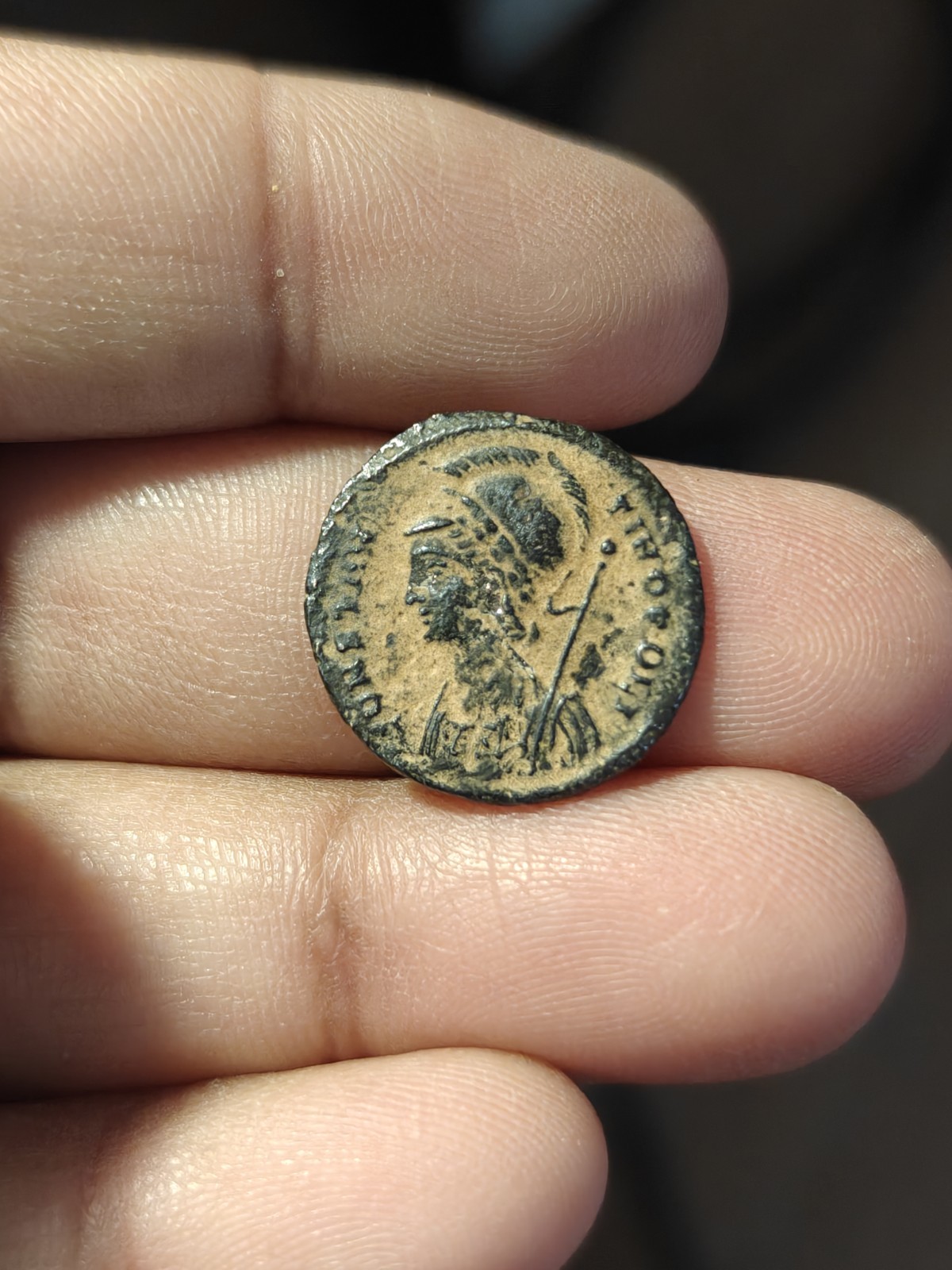 Constantine I Commemorative series, c. 330-354. Æ Nike SHANI Helmeted Roman Coin