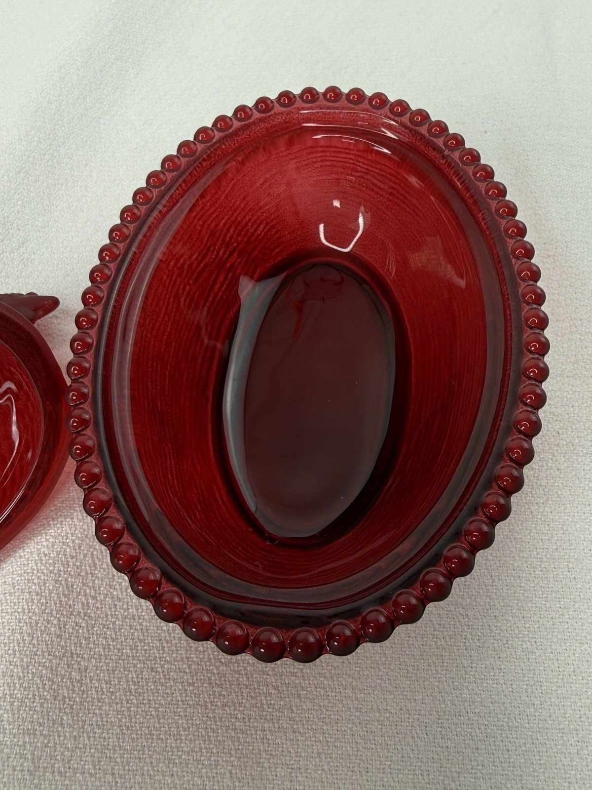 New Production Indiana Style Hen On Nest Glass Chicken Dish Satin Dark Red