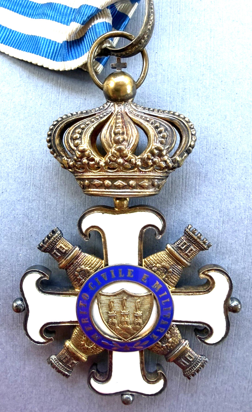 ORDER OF SAN MARINO ITALY Commander Class Neck Badge with ties.