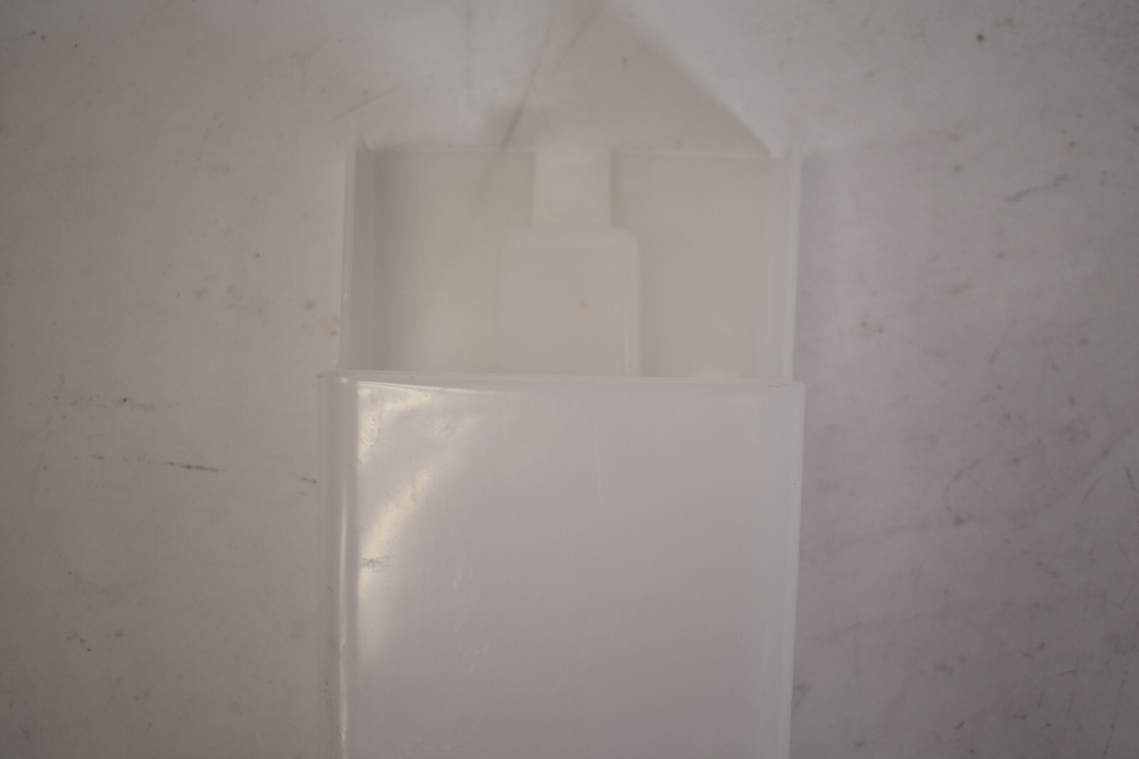 Cambro IBSH24 Ingredient Bin Scoop Holder for 24 oz Replacement Part ONLY White