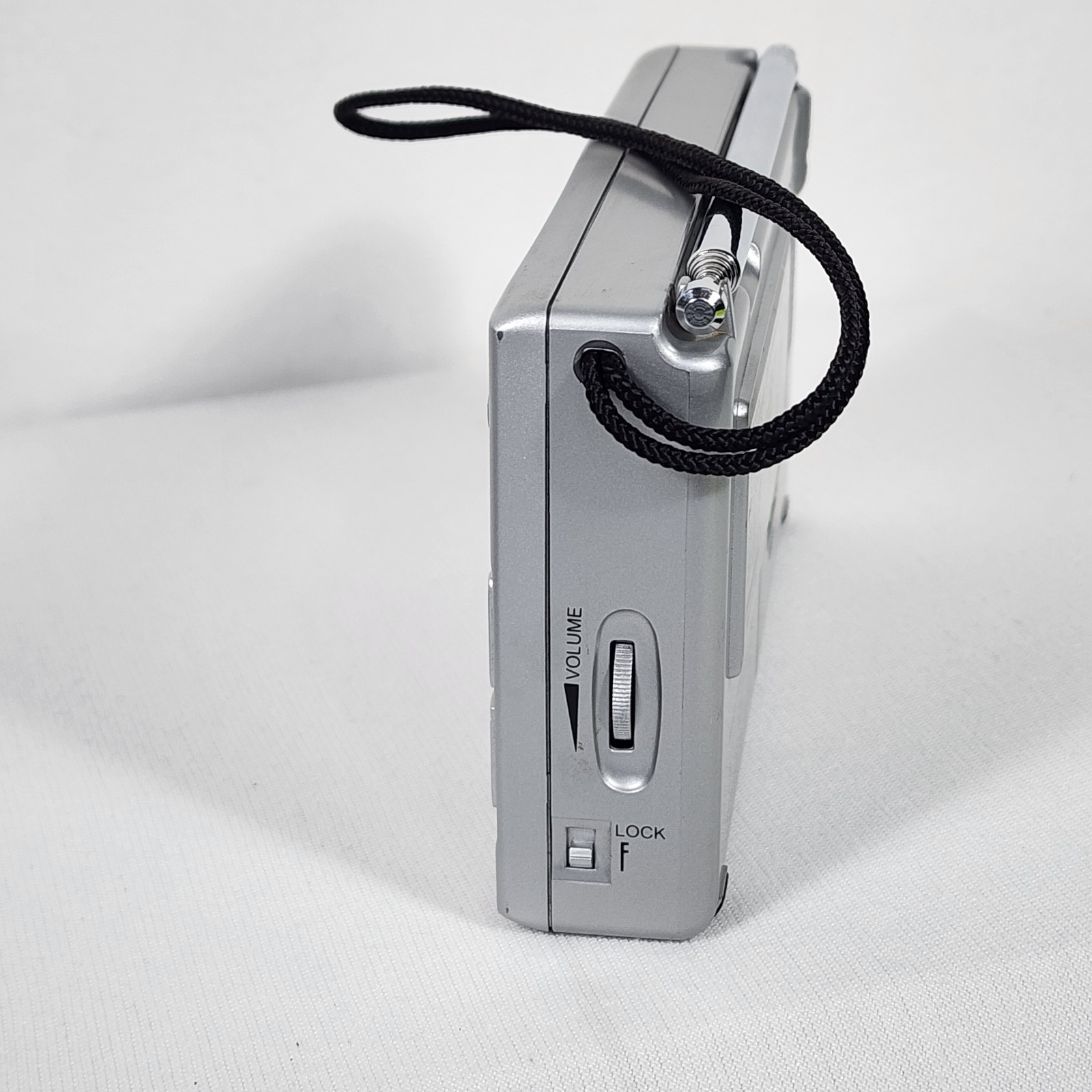 Grundig YB 300PE AM/FM 13 Band SW Shortwave Radio Works