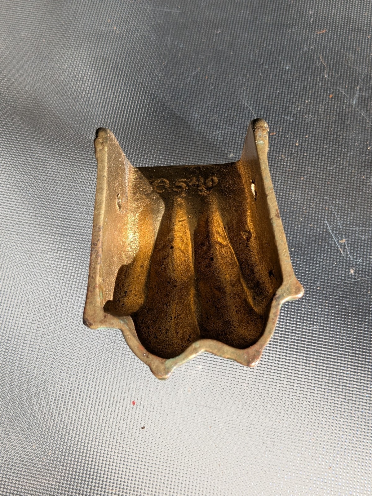 Antique/Vintage Lion Claw Feet Furniture Table Leg Foot Brass Hardware Lot of 6