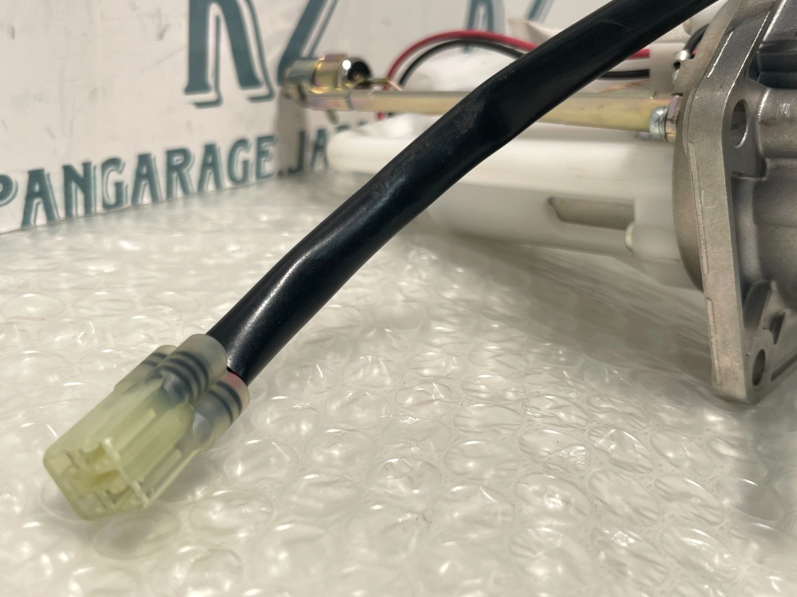 KAWASAKI GENUINE FUEL PUMP NEW 49040-0026 VERSYS 650 NINJA 650R 2006 - 2014 USED