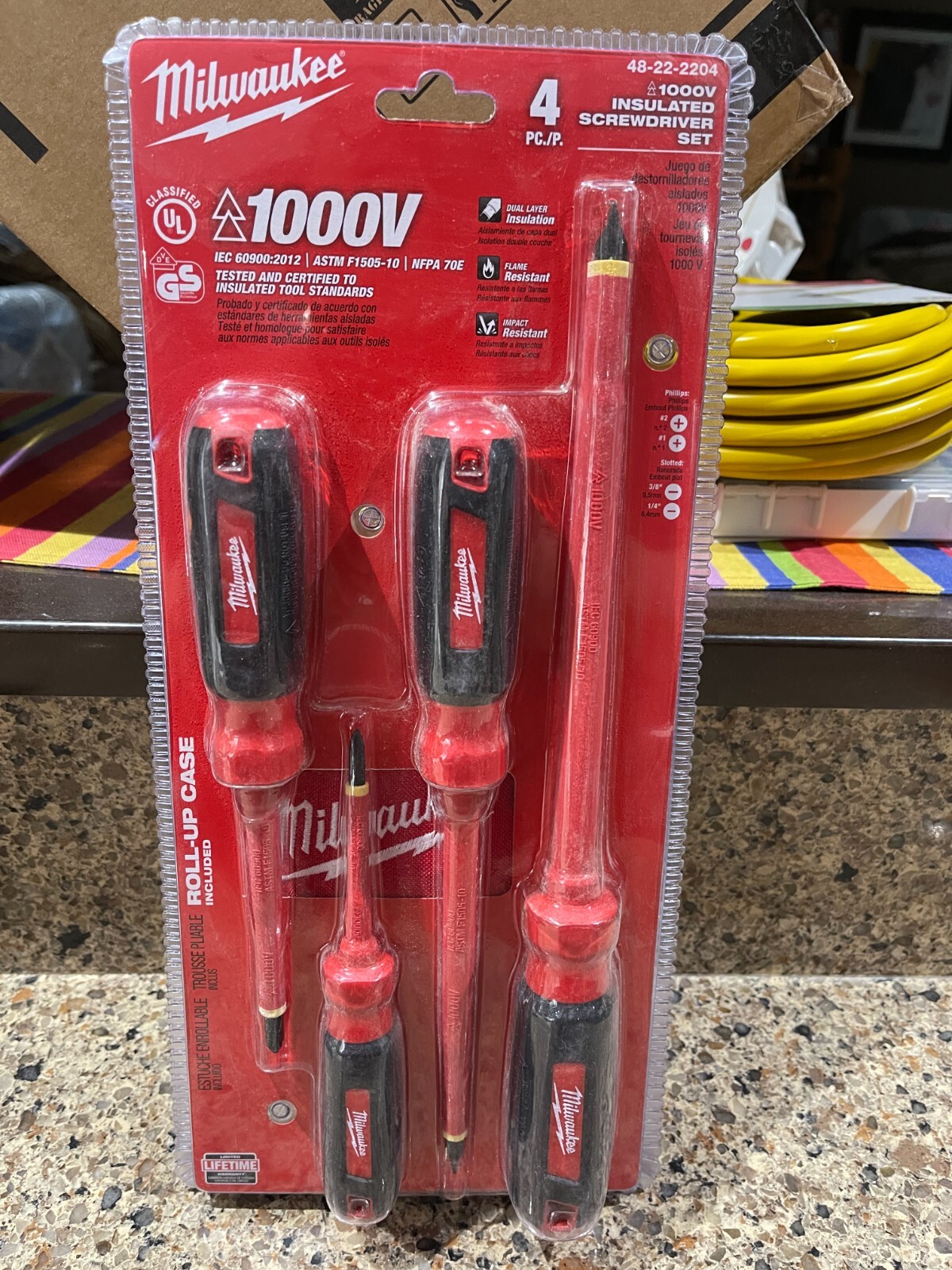 Milwaukee 1000V Insulated Electricians Hand Tool Sets (48-22-2215 & 48-22-2204)