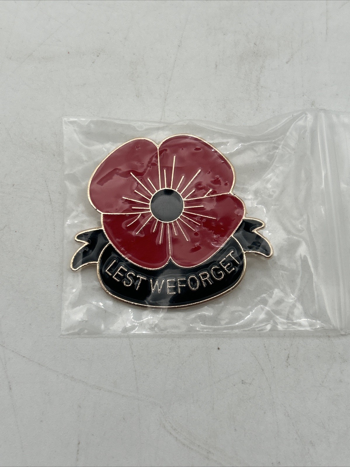 Remembrance Day Lest We Forget Red Poppy Metal Lapel Pin Badge 1.5x1.75” - New